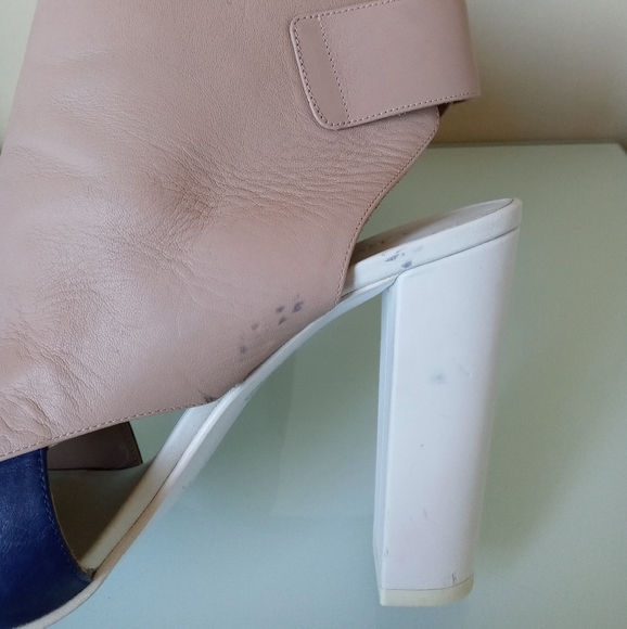 VINCE AGATHA PEEP-TOE BOOTIE - Picture 4 of 8